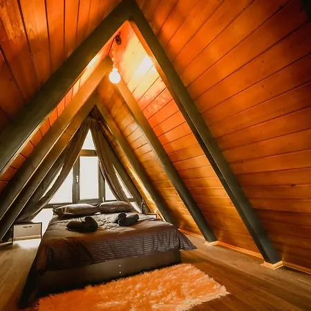 La Koltau A-frame 캠프장 Mărişel